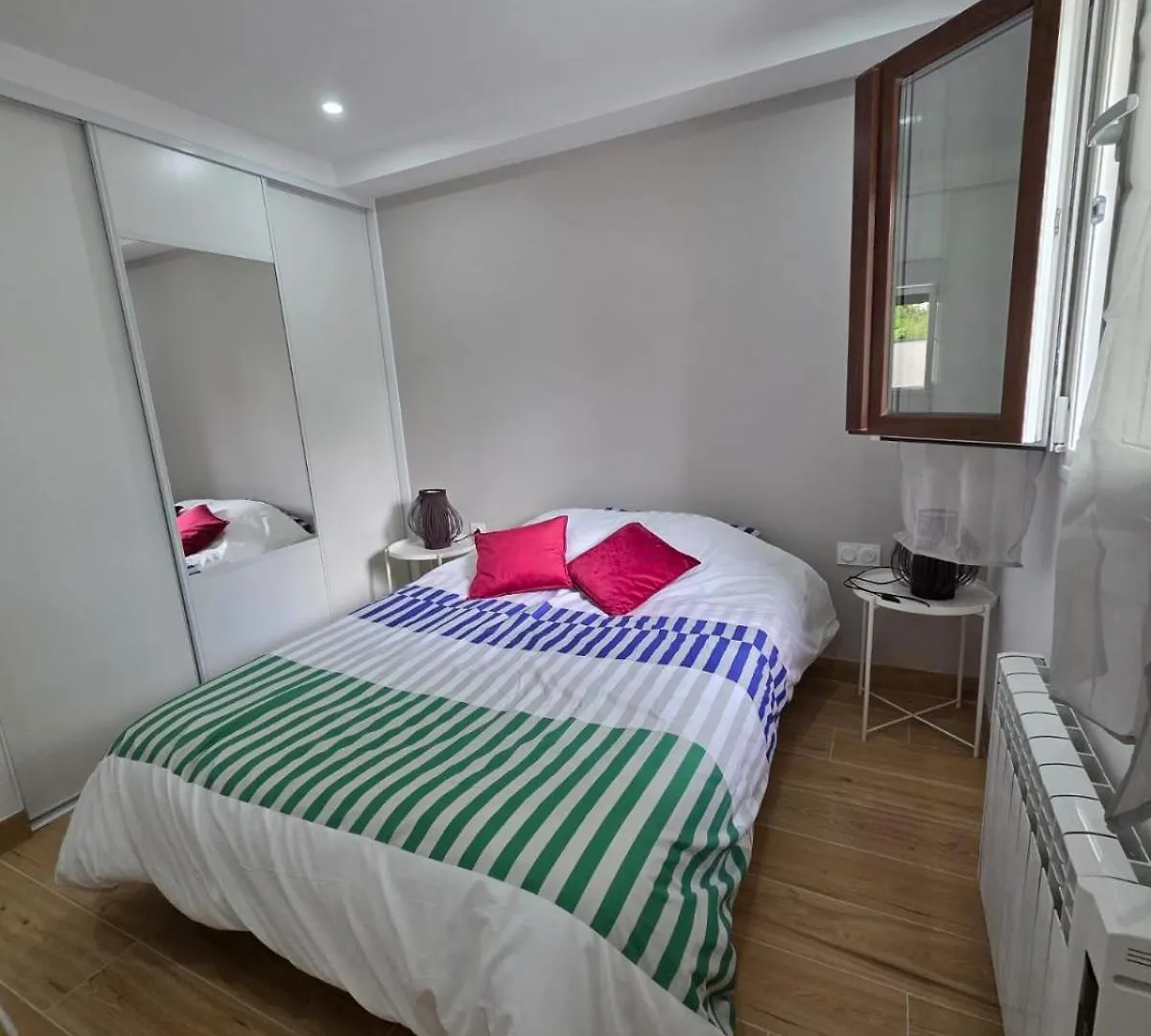 Annecy, Bel Appartement Tres Cosy Avec 2 Chambres Et Une Grande Terrasse 0*, Άννεσι