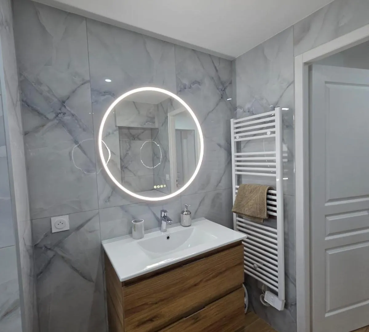 Annecy, Bel Appartement Tres Cosy Avec 2 Chambres Et Une Grande Terrasse Διαμέρισμα Άννεσι