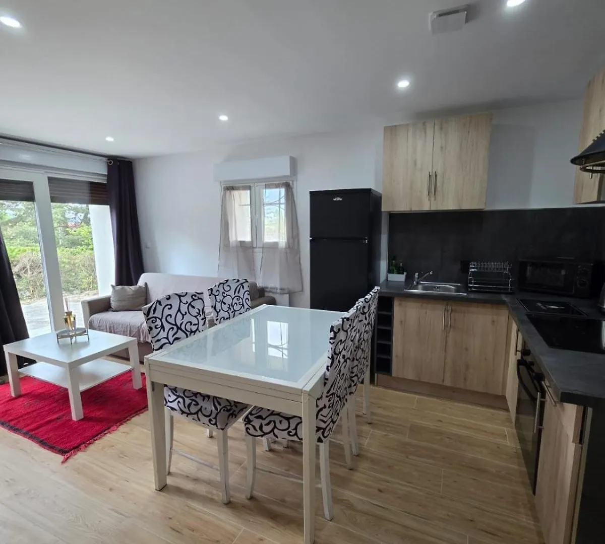 Annecy, Bel Appartement Tres Cosy Avec 2 Chambres Et Une Grande Terrasse Άννεσι